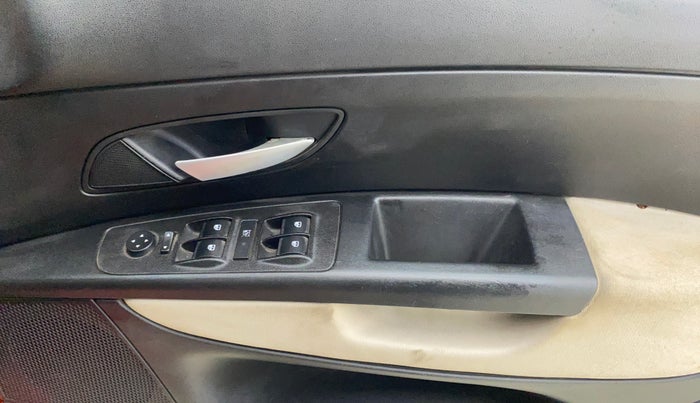 2016 Fiat Punto EVO DYNAMIC 1.2, Petrol, Manual, 60,364 km, Driver Side Door Panels Control