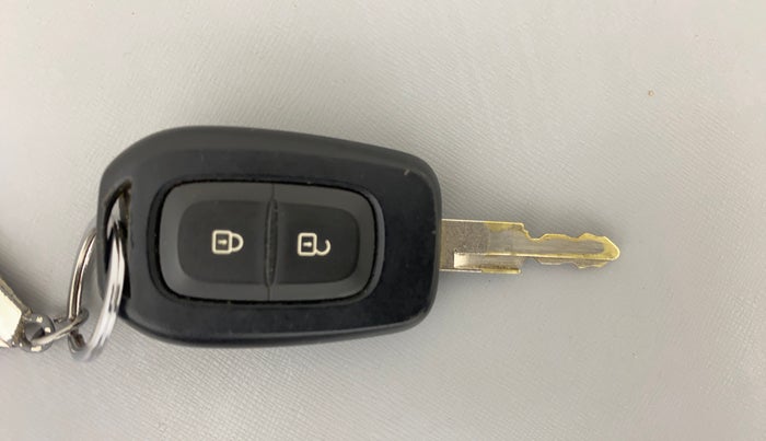 2021 Renault Kwid RXL, Petrol, Manual, 28,260 km, Key Close Up