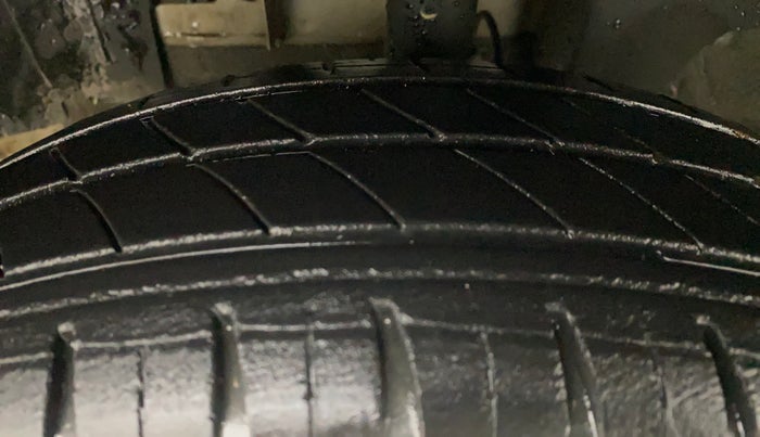 2021 Renault Kwid RXL, Petrol, Manual, 28,260 km, Left Front Tyre Tread