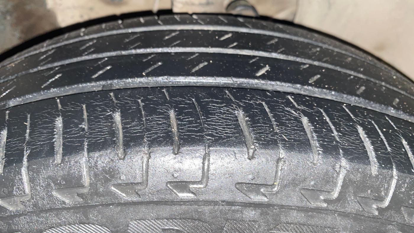 2019 Maruti IGNIS ZETA 1.2, Petrol, Manual, 64,610 km, Right Front Tyre Tread
