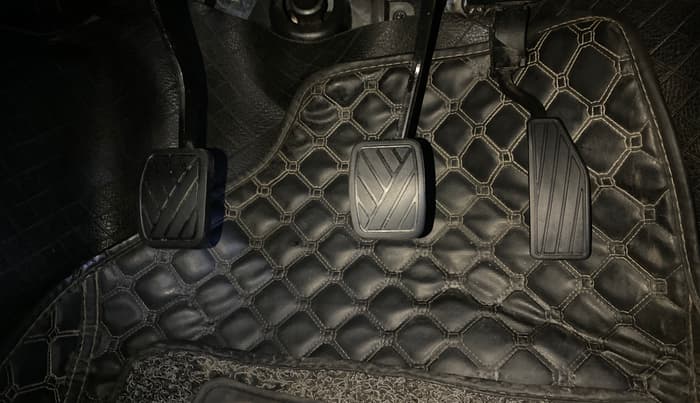 2019 Maruti IGNIS ZETA 1.2, Petrol, Manual, 64,610 km, Pedals