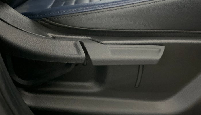 2024 KIA SONET Gravity 1.2 Petrol MT, Petrol, Manual, 12,824 km, Driver Side Adjustment Panel