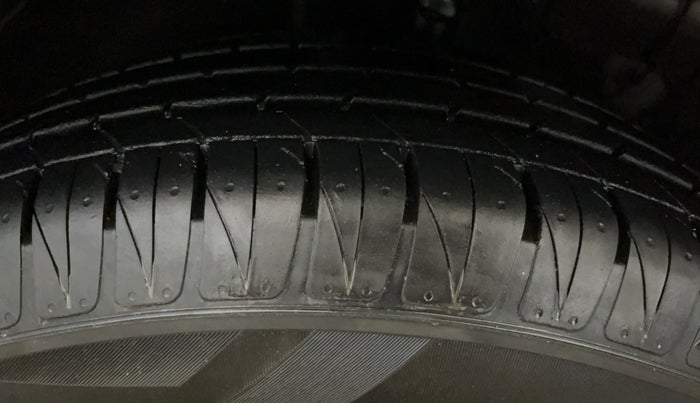 2024 KIA SONET Gravity 1.2 Petrol MT, Petrol, Manual, 12,824 km, Left Front Tyre Tread