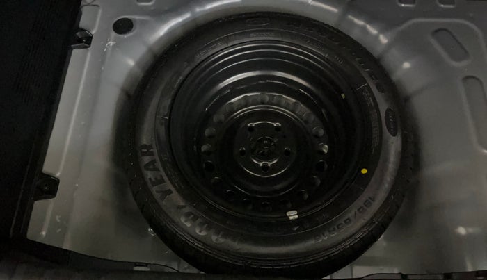 2024 KIA SONET Gravity 1.2 Petrol MT, Petrol, Manual, 12,824 km, Spare Tyre