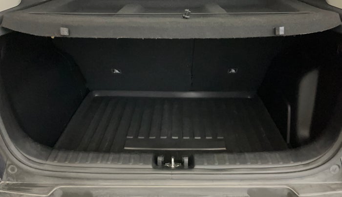 2024 KIA SONET Gravity 1.2 Petrol MT, Petrol, Manual, 12,824 km, Boot Inside