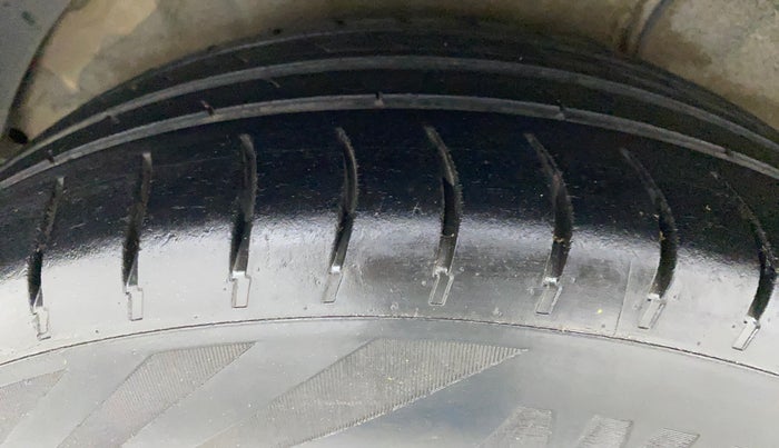2010 Hyundai i20 ASTA 1.2, Petrol, Manual, 1,03,530 km, Right Rear Tyre Tread