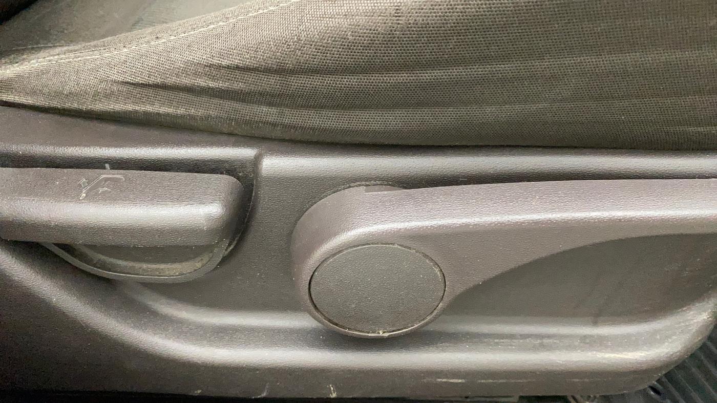 2010 Hyundai i20 ASTA 1.2, Petrol, Manual, 1,03,530 km, Driver Side Adjustment Panel