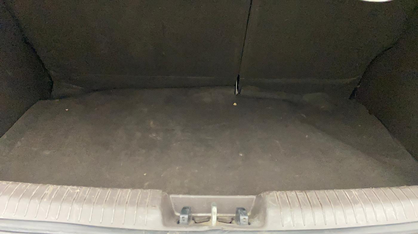 2010 Hyundai i20 ASTA 1.2, Petrol, Manual, 1,03,530 km, Boot Inside