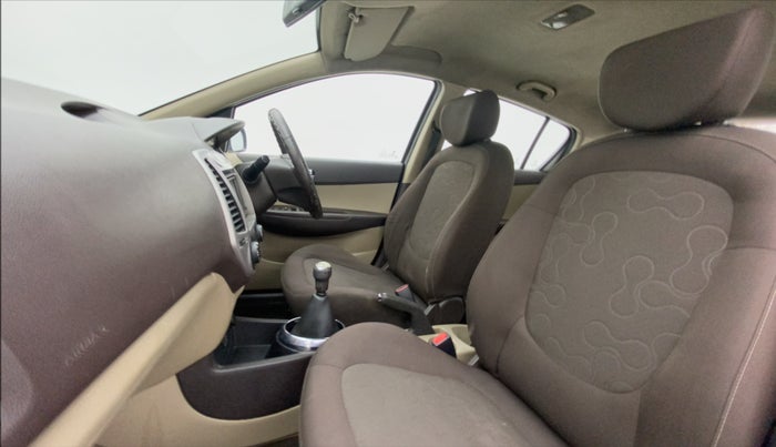 2010 Hyundai i20 ASTA 1.2, Petrol, Manual, 1,03,530 km, Right Side Front Door Cabin