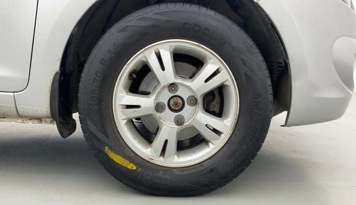 2010 Hyundai i20 ASTA 1.2, Petrol, Manual, 1,03,530 km, Right Front Wheel