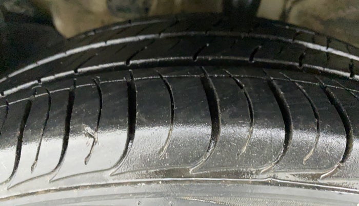 2020 KIA SELTOS HTK PLUS AT 1.5 DIESEL, Diesel, Automatic, 36,352 km, Left Front Tyre Tread