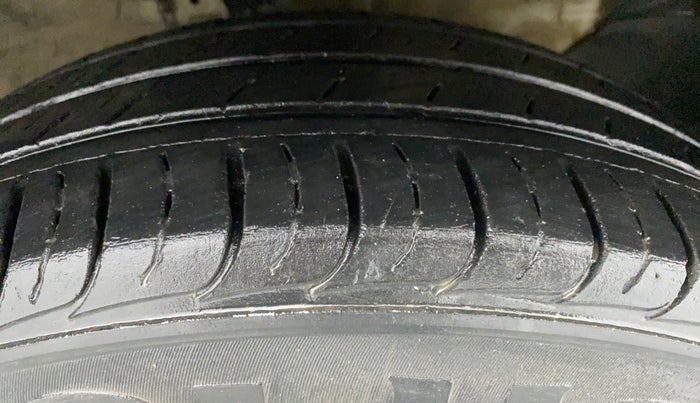 2020 KIA SELTOS HTK PLUS AT 1.5 DIESEL, Diesel, Automatic, 36,352 km, Right Front Tyre Tread