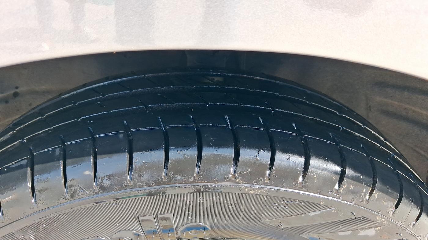 2017 Maruti Wagon R 1.0 VXI, Petrol, Manual, 50,864 km, Left Front Tyre Tread