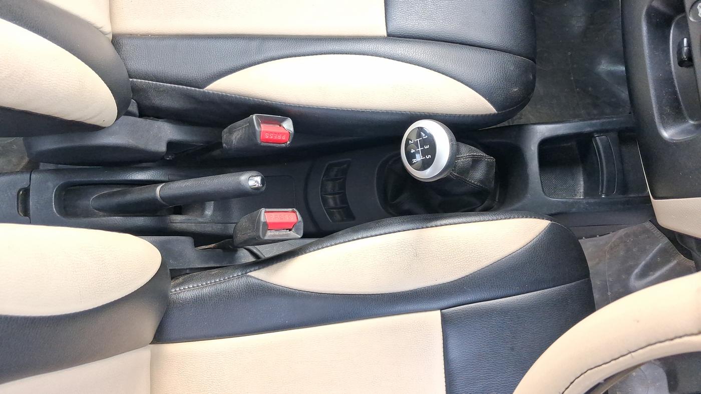 2017 Maruti Wagon R 1.0 VXI, Petrol, Manual, 50,864 km, Gear Lever
