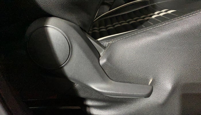 2018 Maruti Swift LXI, Petrol, Manual, 45,094 km, Driver Side Adjustment Panel