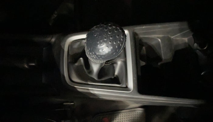 2018 Maruti Swift LXI, Petrol, Manual, 45,094 km, Gear Lever