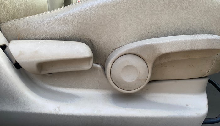 2015 Maruti Ciaz ZDI+ SHVS, Diesel, Manual, 72,810 km, Driver Side Adjustment Panel