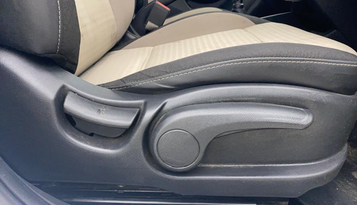 2019 Hyundai Elite i20 SPORTZ PLUS 1.2, Petrol, Manual, 55,580 km, Driver Side Adjustment Panel