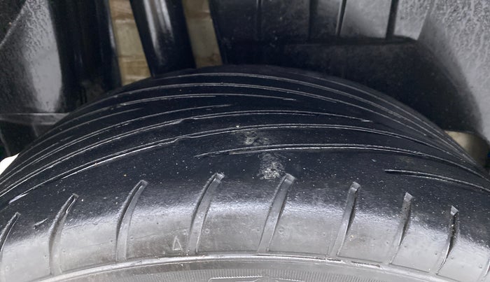 2019 Maruti Dzire ZDI AMT, Diesel, Automatic, 68,965 km, Right Rear Tyre Tread