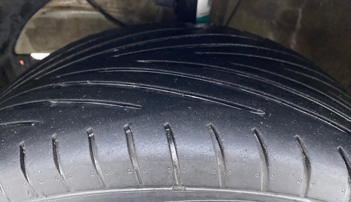 2019 Maruti Dzire ZDI AMT, Diesel, Automatic, 68,965 km, Left Front Tyre Tread