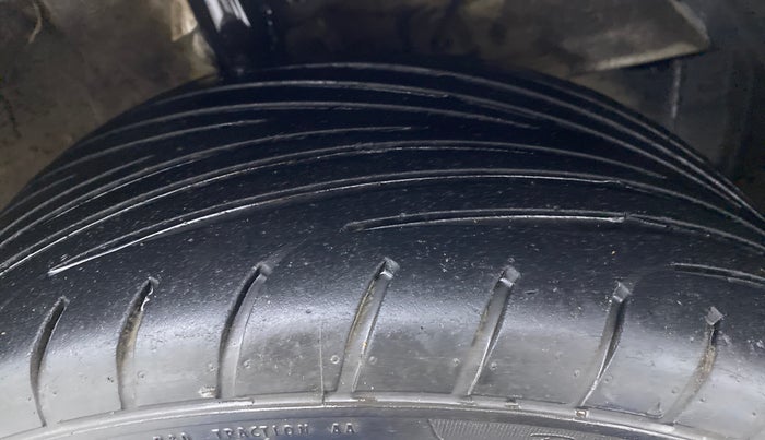 2019 Maruti Dzire ZDI AMT, Diesel, Automatic, 68,965 km, Right Front Tyre Tread