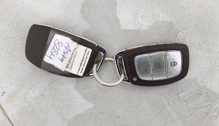 2016 Hyundai Grand i10 ASTA AT 1.2 KAPPA VTVT, Petrol, Automatic, 37,424 km, Key Close Up