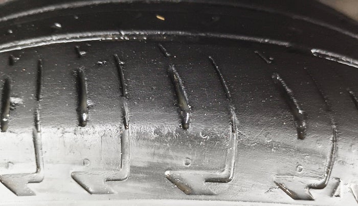 2016 Hyundai Grand i10 ASTA AT 1.2 KAPPA VTVT, Petrol, Automatic, 37,424 km, Left Front Tyre Tread