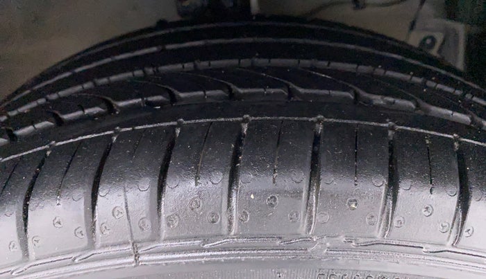 2018 Maruti Ciaz ALPHA 1.4 VVT AMT, Petrol, Automatic, 74,870 km, Right Front Tyre Tread