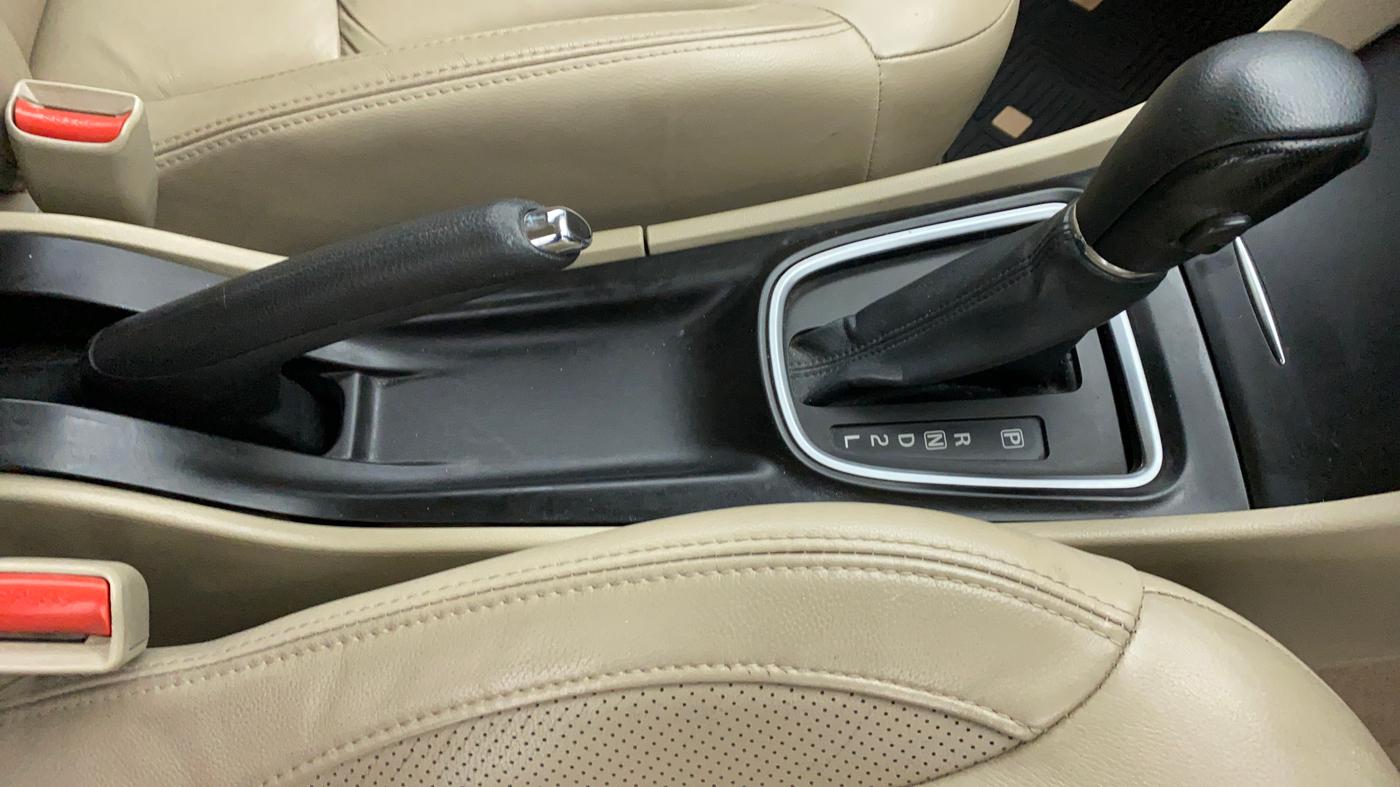 2018 Maruti Ciaz ALPHA 1.4 VVT AMT, Petrol, Automatic, 74,870 km, Gear Lever