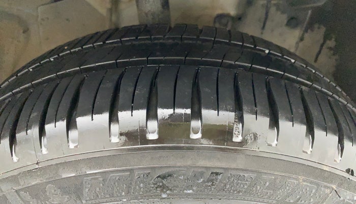 2013 Nissan Micra Active XV, Petrol, Manual, 32,132 km, Right Front Tyre Tread