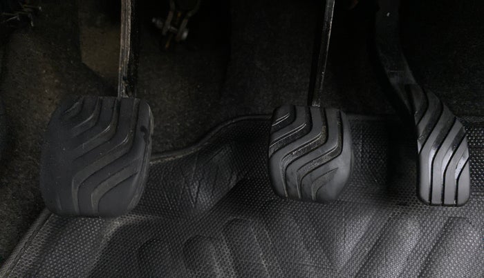 2015 Renault Kwid RXL, Petrol, Manual, 46,641 km, Pedals