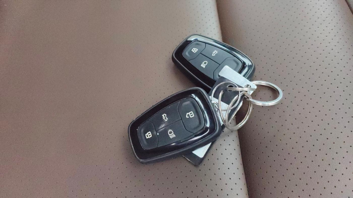 2019 Tata Harrier XZ 2.0L, Diesel, Manual, 39,091 km, Key Close Up