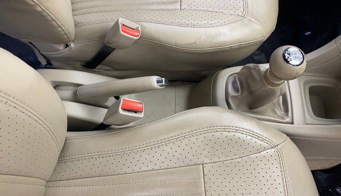 2017 Maruti Ertiga ZXI+, Petrol, Manual, 1,49,740 km, Gear Lever