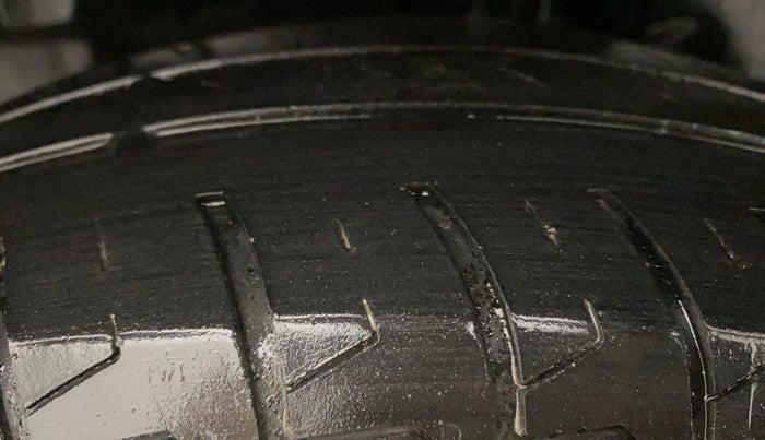 2021 Maruti Swift VXI, Petrol, Manual, 37,171 km, Left Rear Tyre Tread
