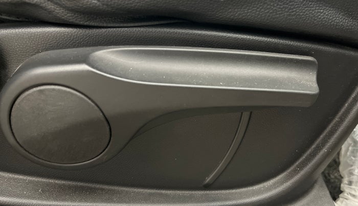 2021 MG HECTOR SHINE 1.5 PETROL TURBO CVT, Petrol, Automatic, 27,395 km, Driver Side Adjustment Panel