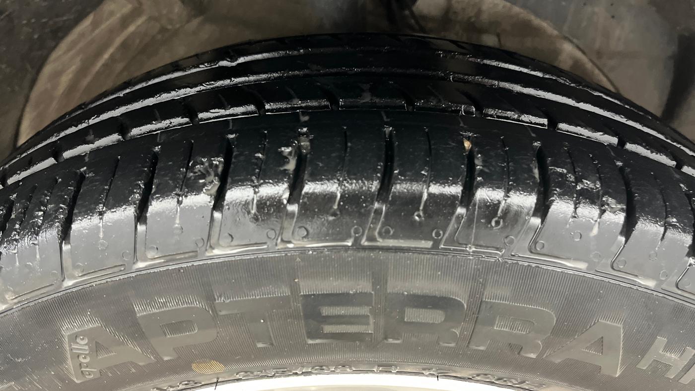 2021 MG HECTOR SHINE 1.5 PETROL TURBO CVT, Petrol, Automatic, 27,624 km, Right Front Tyre Tread