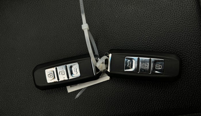 2021 MG HECTOR SHINE 1.5 PETROL TURBO CVT, Petrol, Automatic, 27,395 km, Key Close Up