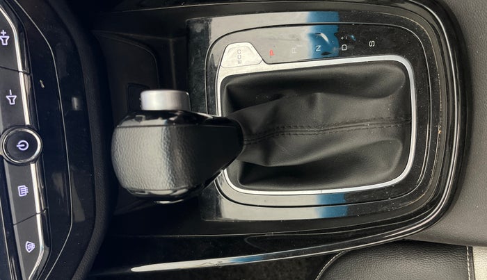 2021 MG HECTOR SHINE 1.5 PETROL TURBO CVT, Petrol, Automatic, 27,395 km, Gear Lever