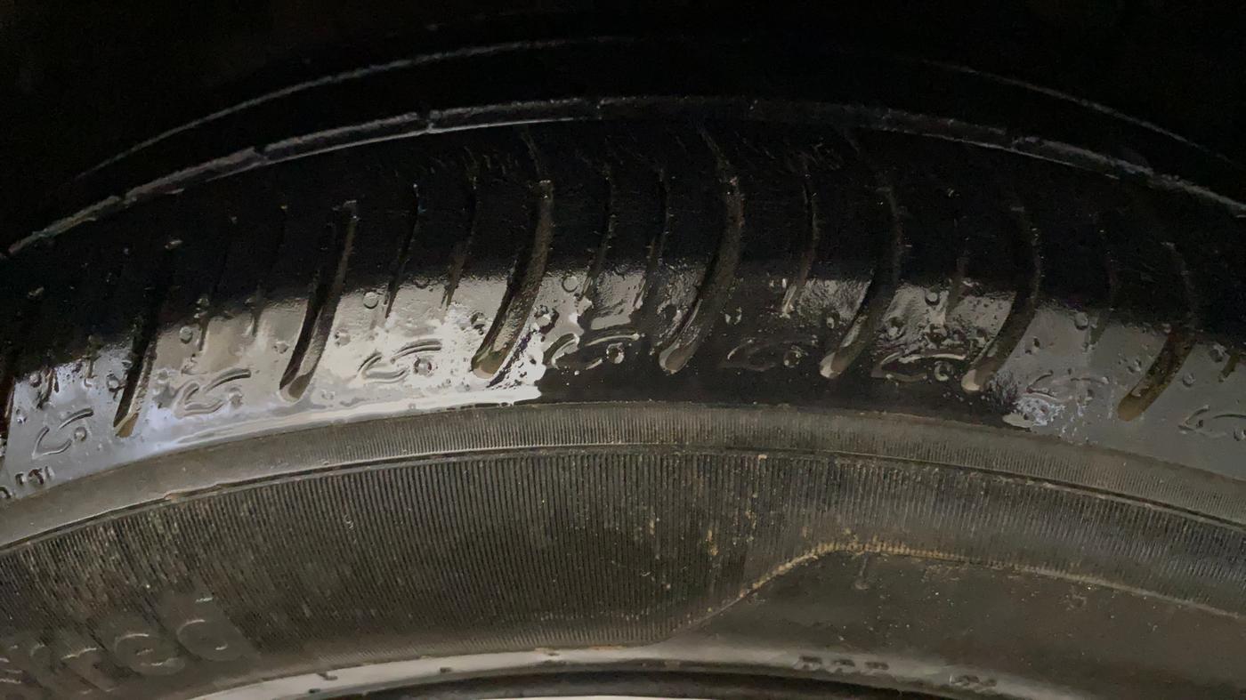 2014 Maruti Ciaz VXI+, Petrol, Manual, 91,723 km, Right Front Tyre Tread