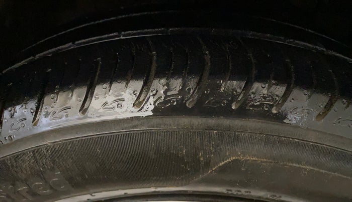 2014 Maruti Ciaz VXI+, Petrol, Manual, 91,661 km, Right Front Tyre Tread