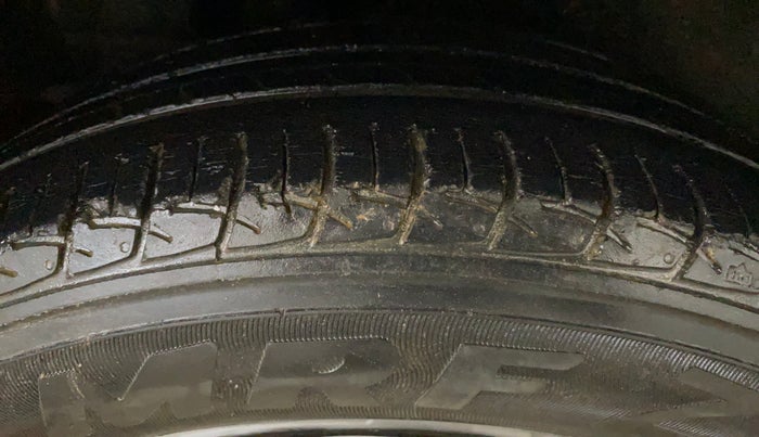 2014 Maruti Ciaz VXI+, Petrol, Manual, 91,661 km, Right Rear Tyre Tread