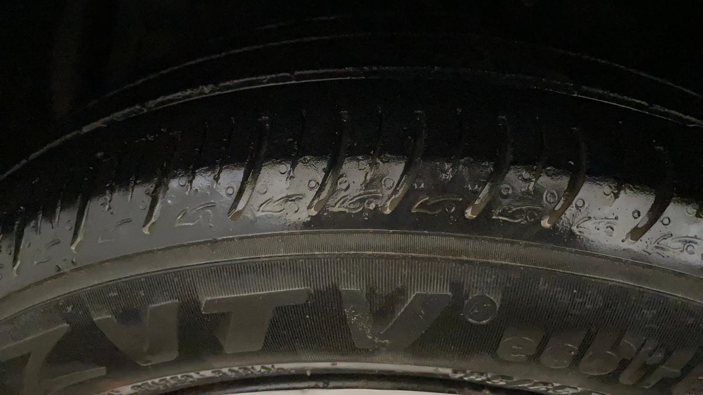 2014 Maruti Ciaz VXI+, Petrol, Manual, 91,723 km, Left Front Tyre Tread