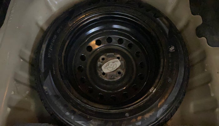 2014 Maruti Ciaz VXI+, Petrol, Manual, 91,661 km, Spare Tyre