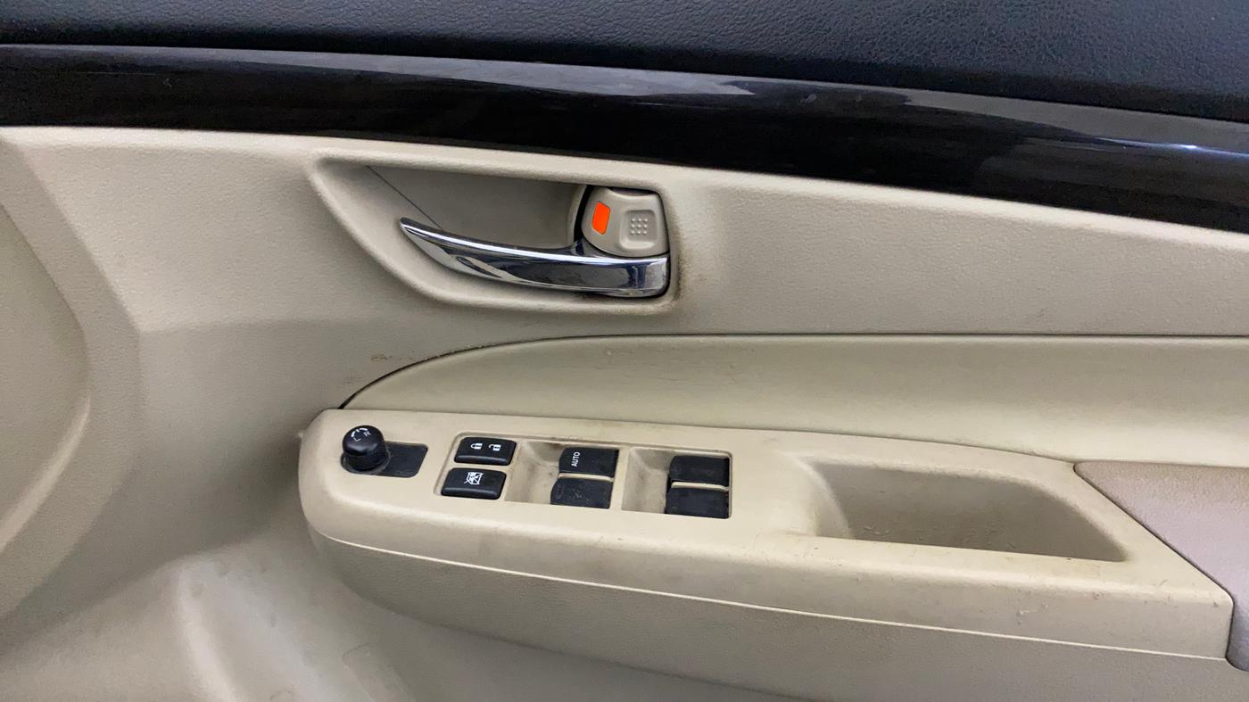 2014 Maruti Ciaz VXI+, Petrol, Manual, 91,723 km, Driver Side Door Panels Control