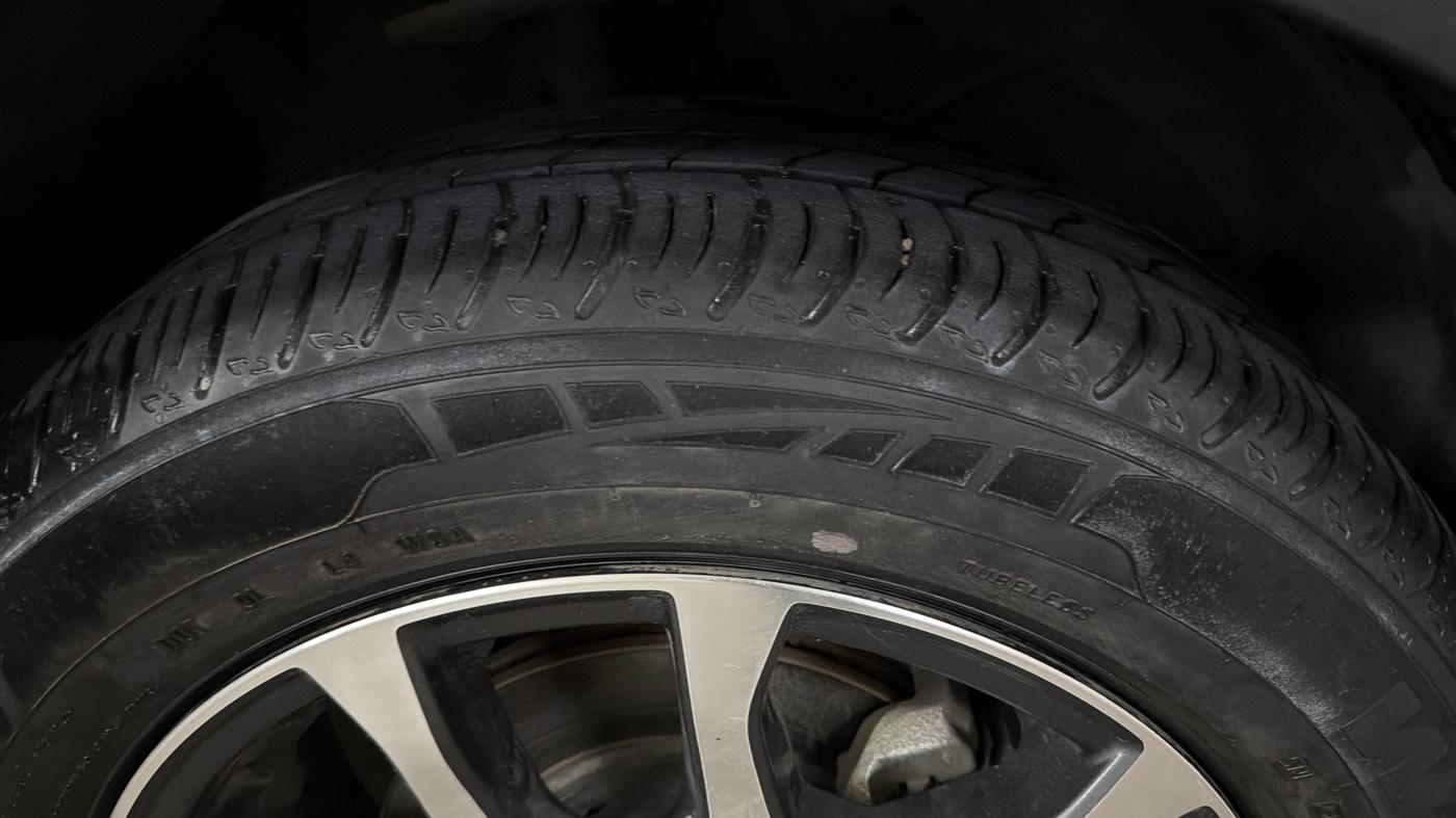 2024 Maruti XL6 ZETA CNG, CNG, Manual, 47,043 km, Right Front Tyre Tread