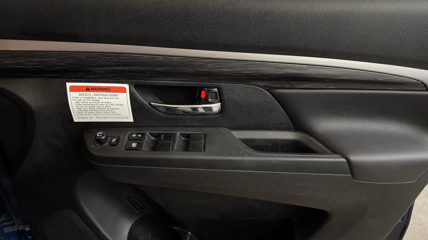 2024 Maruti XL6 ZETA CNG, CNG, Manual, 47,043 km, Driver Side Door Panels Control