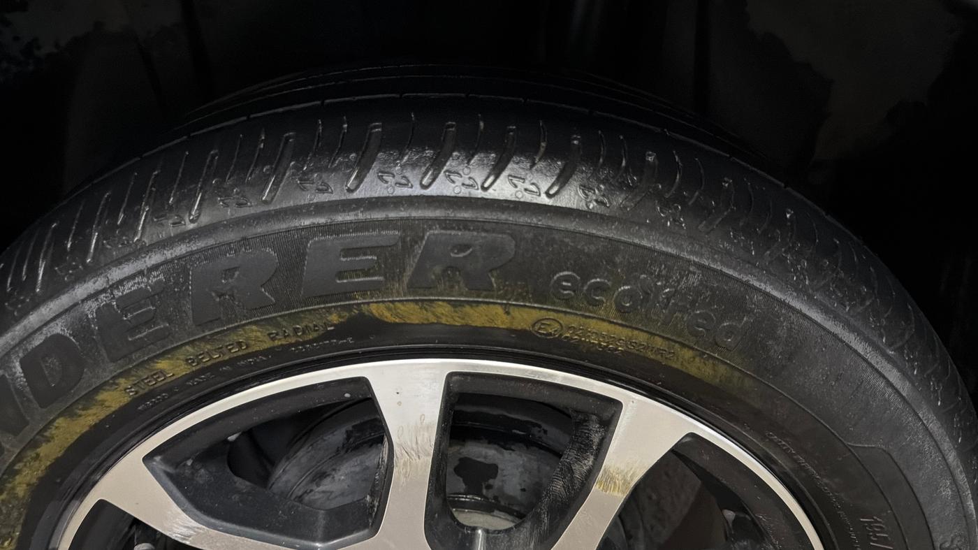 2024 Maruti XL6 ZETA CNG, CNG, Manual, 47,043 km, Left Rear Tyre Tread