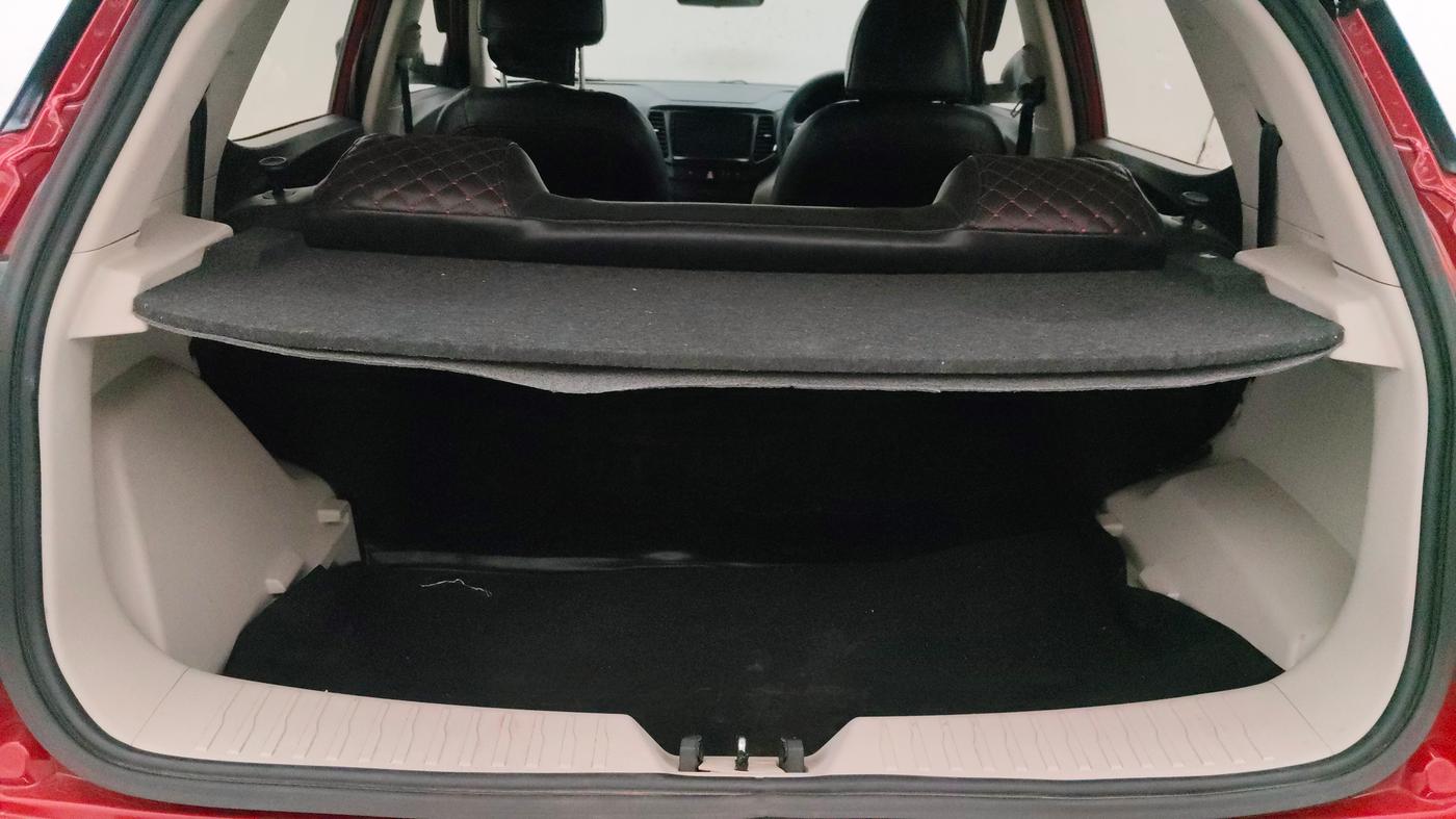 2022 Mahindra XUV300 W6 1.2 PETROL AMT, Petrol, Automatic, 23,631 km, Boot Inside