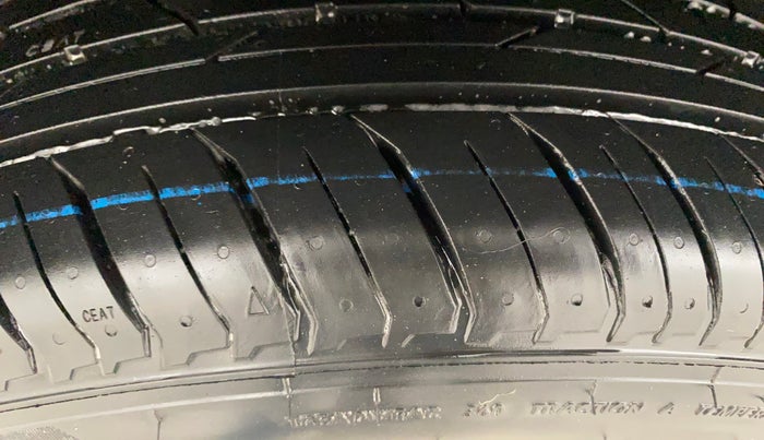 2023 Renault Kiger RXZ TURBO CVT, Petrol, Automatic, 30,767 km, Left Front Tyre Tread