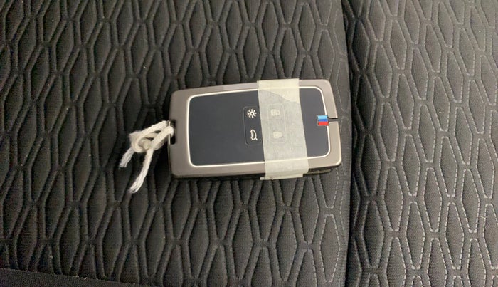 2023 Renault Kiger RXZ TURBO CVT, Petrol, Automatic, 30,767 km, Key Close Up